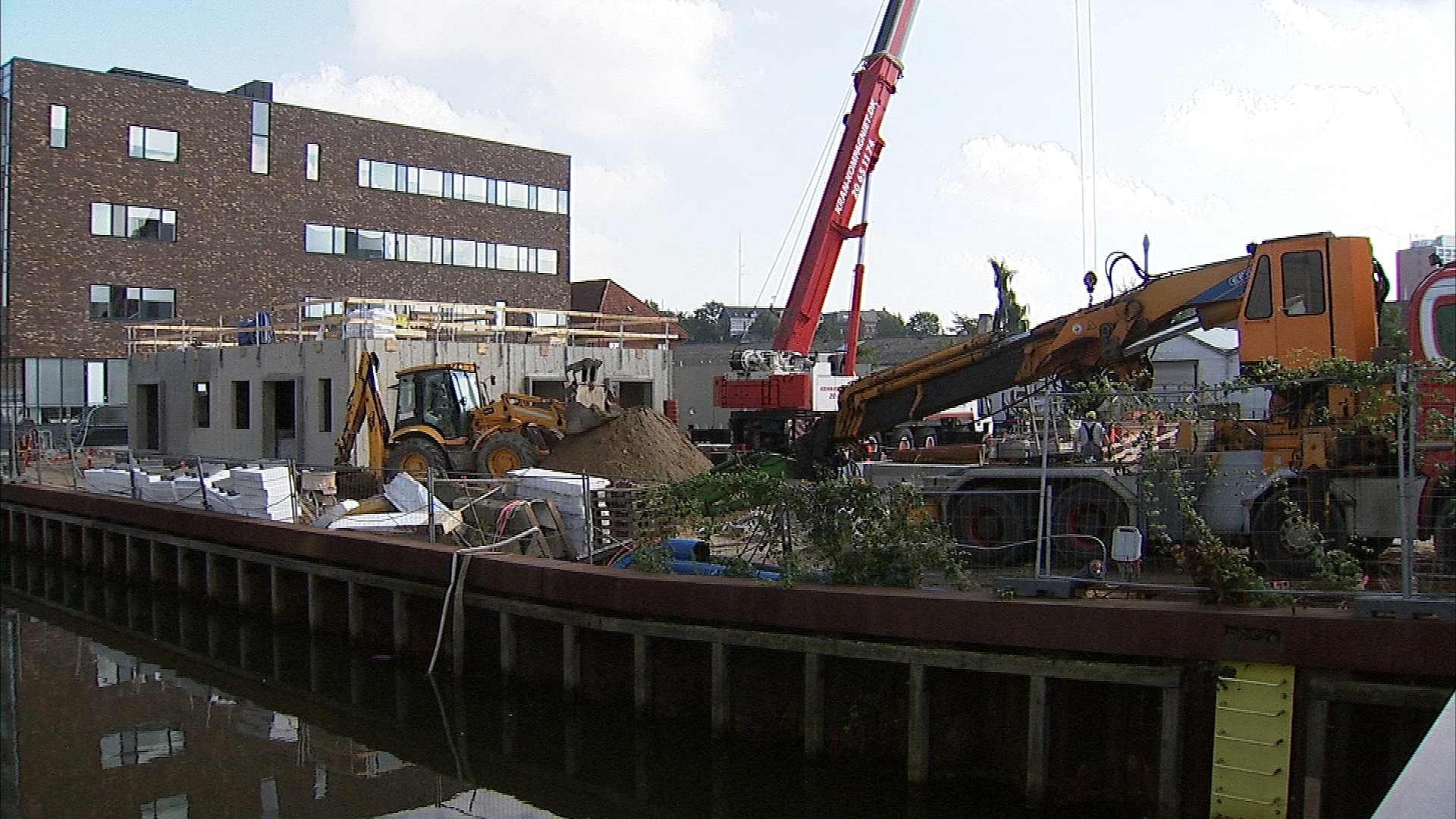 Svend Aage er Ulovligt byggeri på havnen TV 2 Fyn