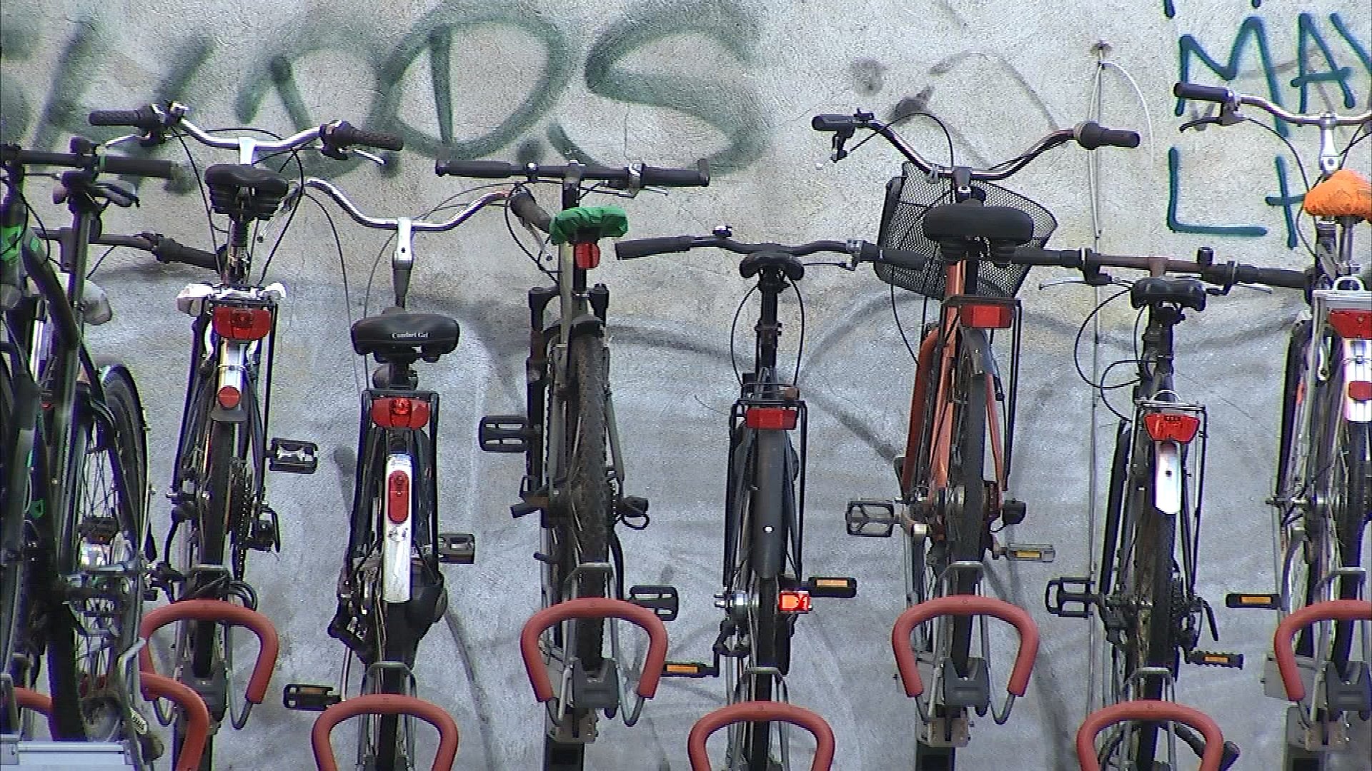 Cykeltyve bremset: Vidne to cykler i varevogn | TV2 Fyn
