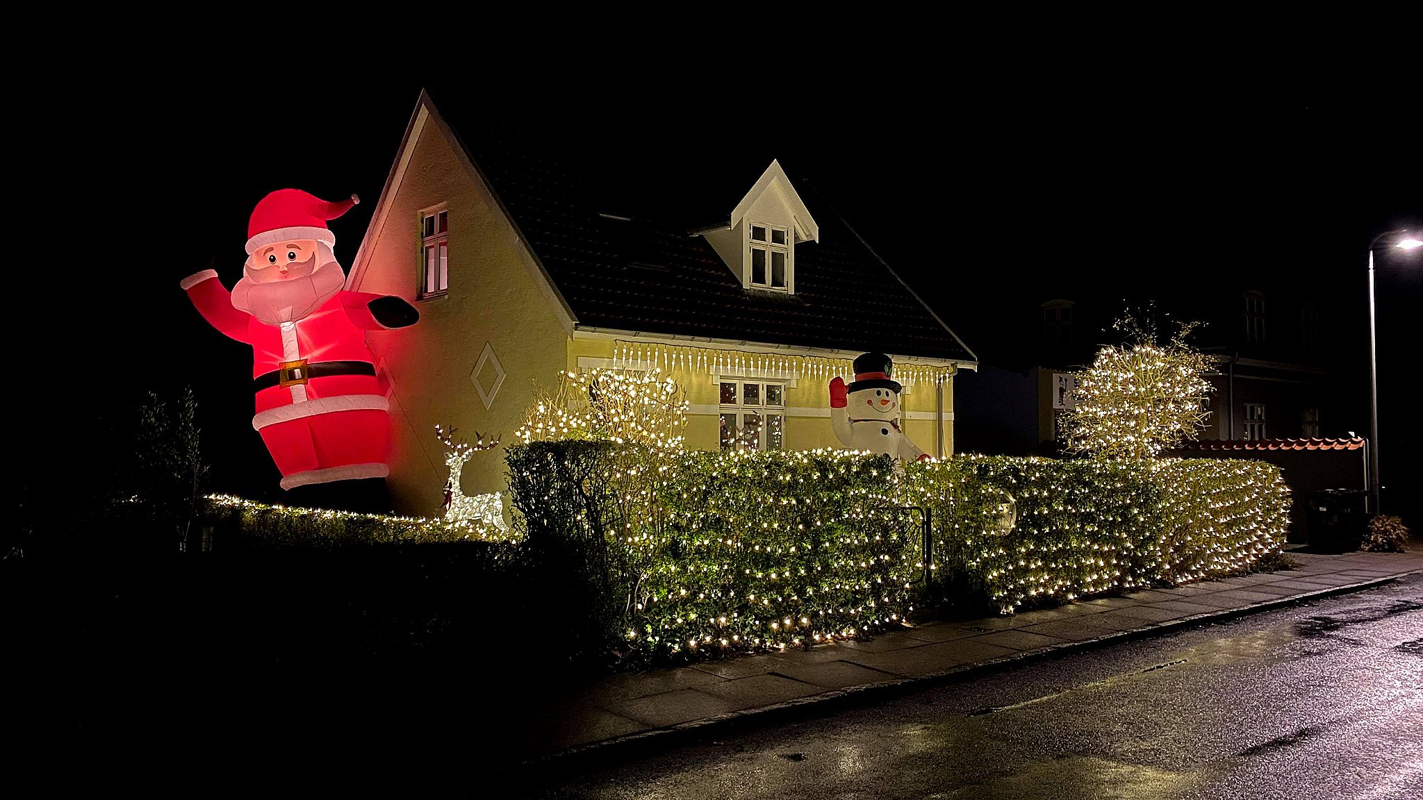vælter ind billeder: Fynboer går amok i julelys | TV2 Fyn