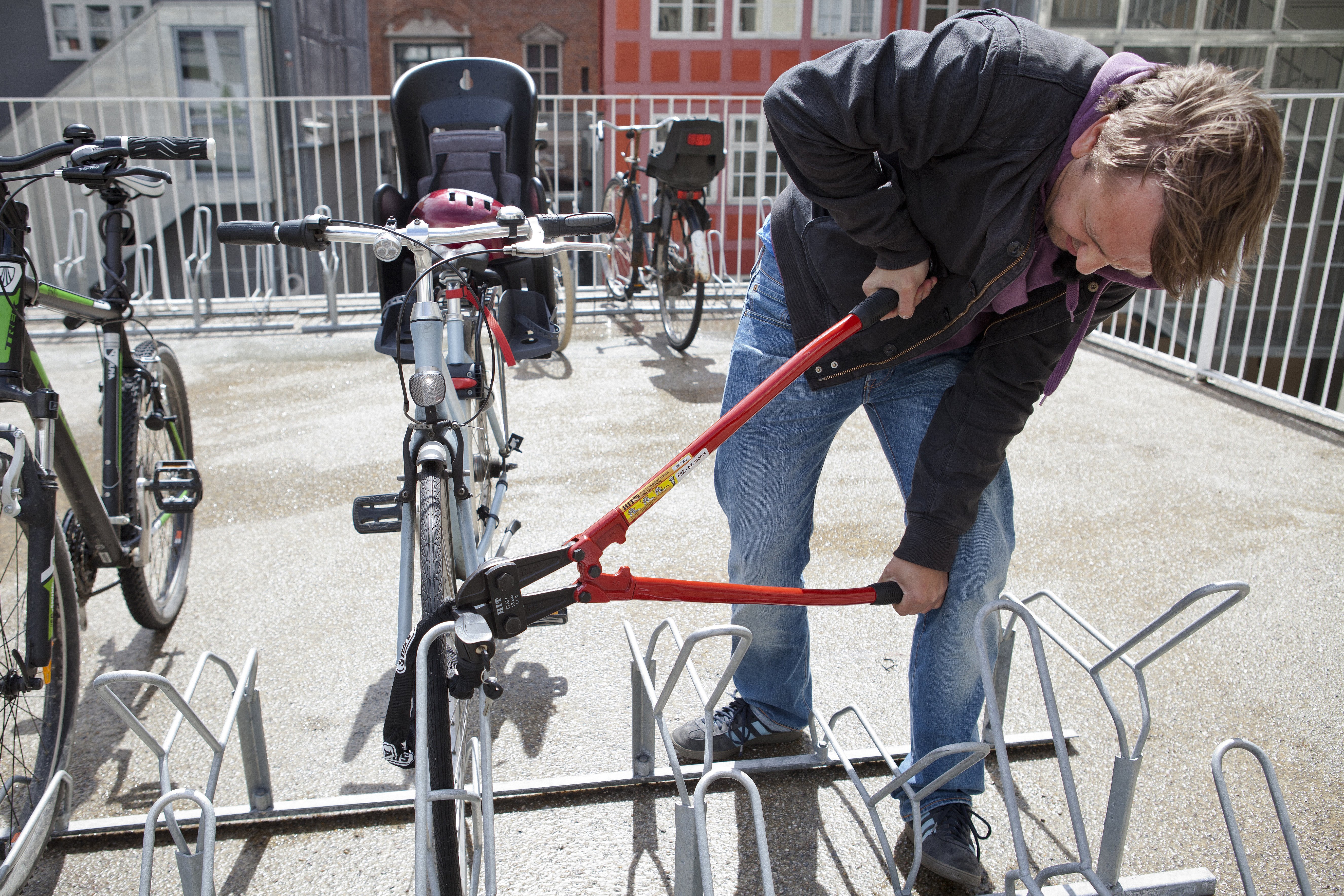 Stue dybtgående meget En cykel stjæles hvert kvarter: Her er de gode råd mod cykeltyverier - og  hvorfor de ikke virker | TV2 Fyn