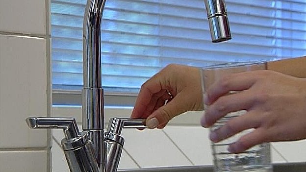 fryser lille møbel Forurening af drikkevandet: Beboere bør koge vand fra Langå Vandværk | TV2  Fyn